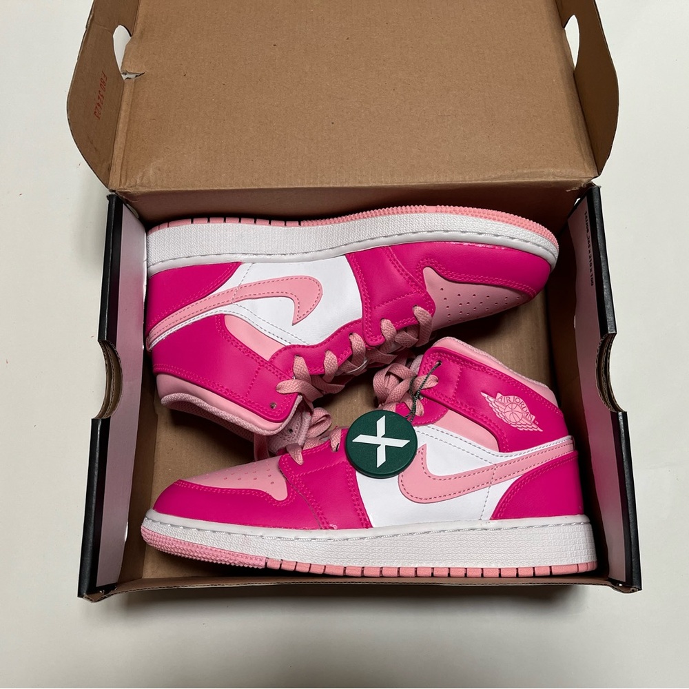 Air Jordan 1 Mid (GS) White/Med Soft Pink
